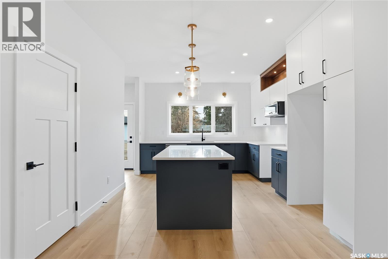 1218 11th STREET E - Photo 5 of 50, Saskatoon, Saskatchewan