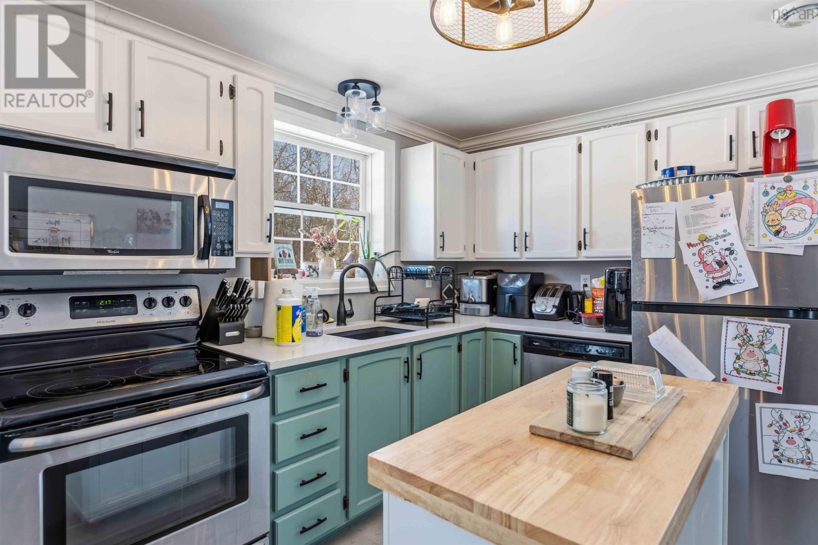 Property 15 of 49 of 300 Falmouth Back Road