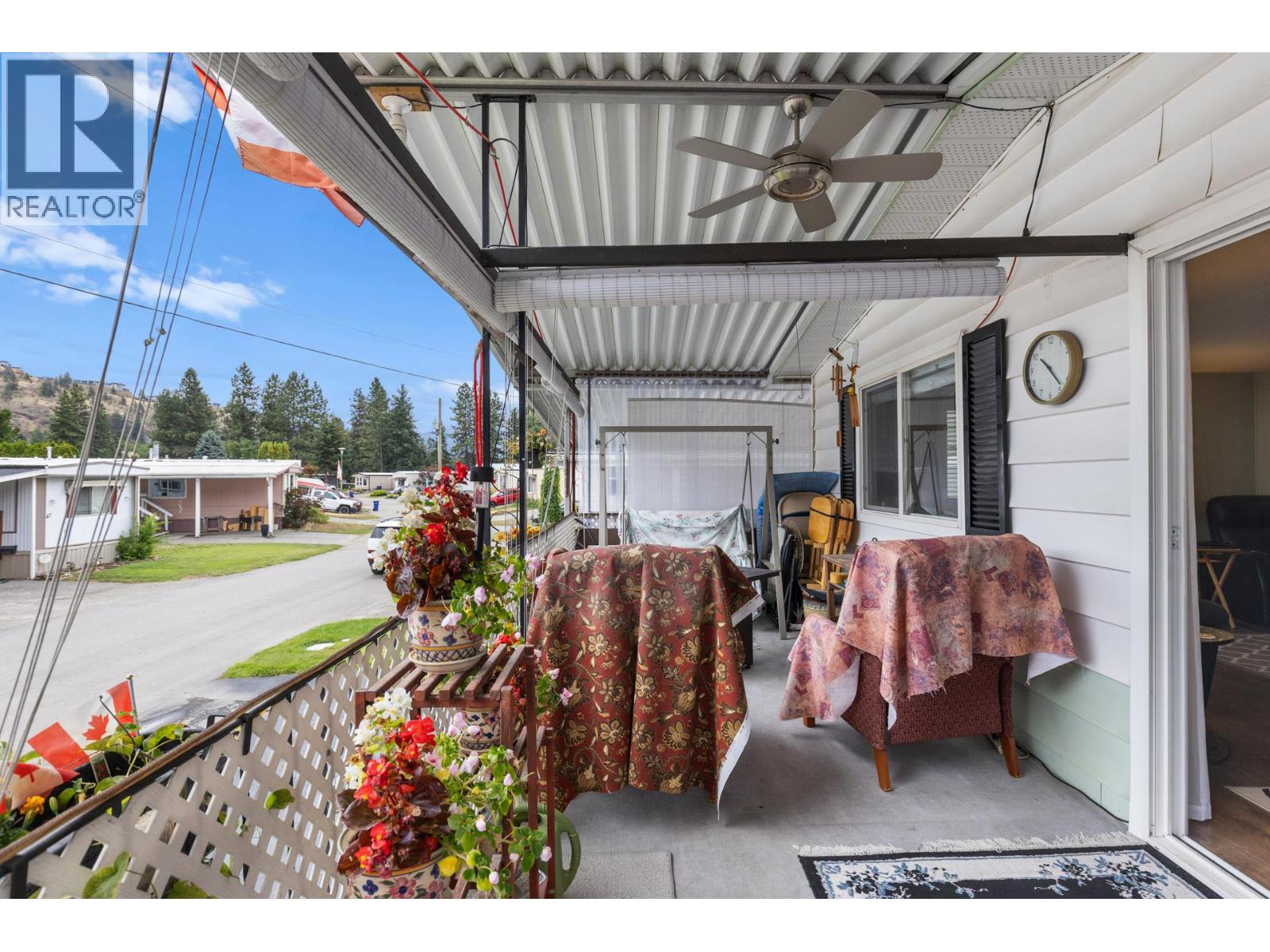 29 1929 97 Highway South, Westbank