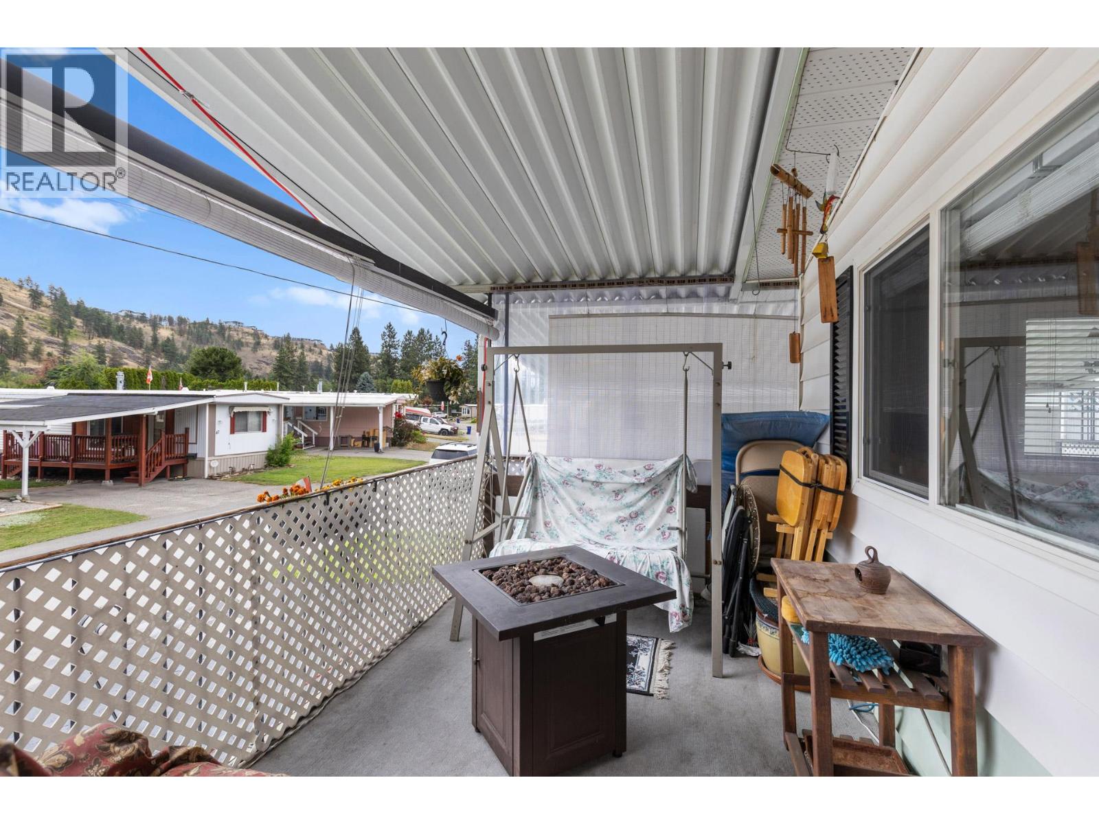 29 1929 97 Highway South, Westbank