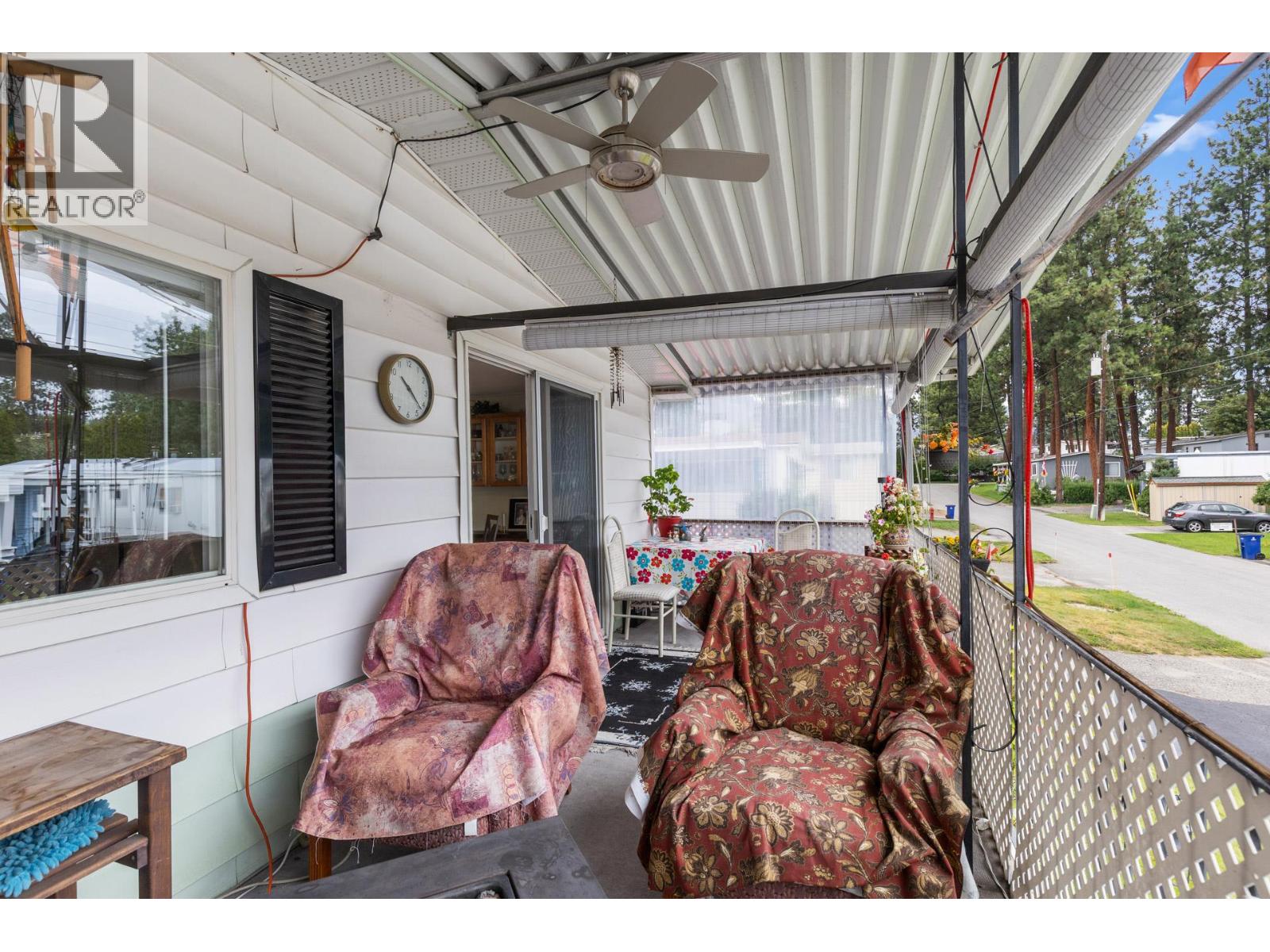 29 1929 97 Highway South, Westbank