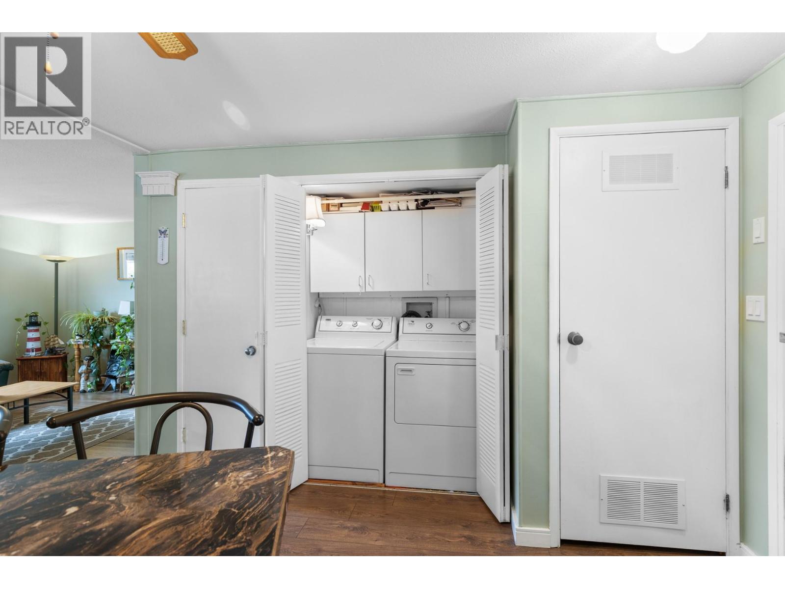 29 1929 97 Highway South, Westbank