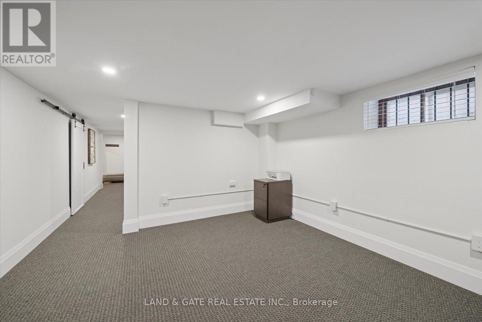 20 ELGIN STREET E, Oshawa (O'Neill), Ontario, L1G1S8 — Photo 3