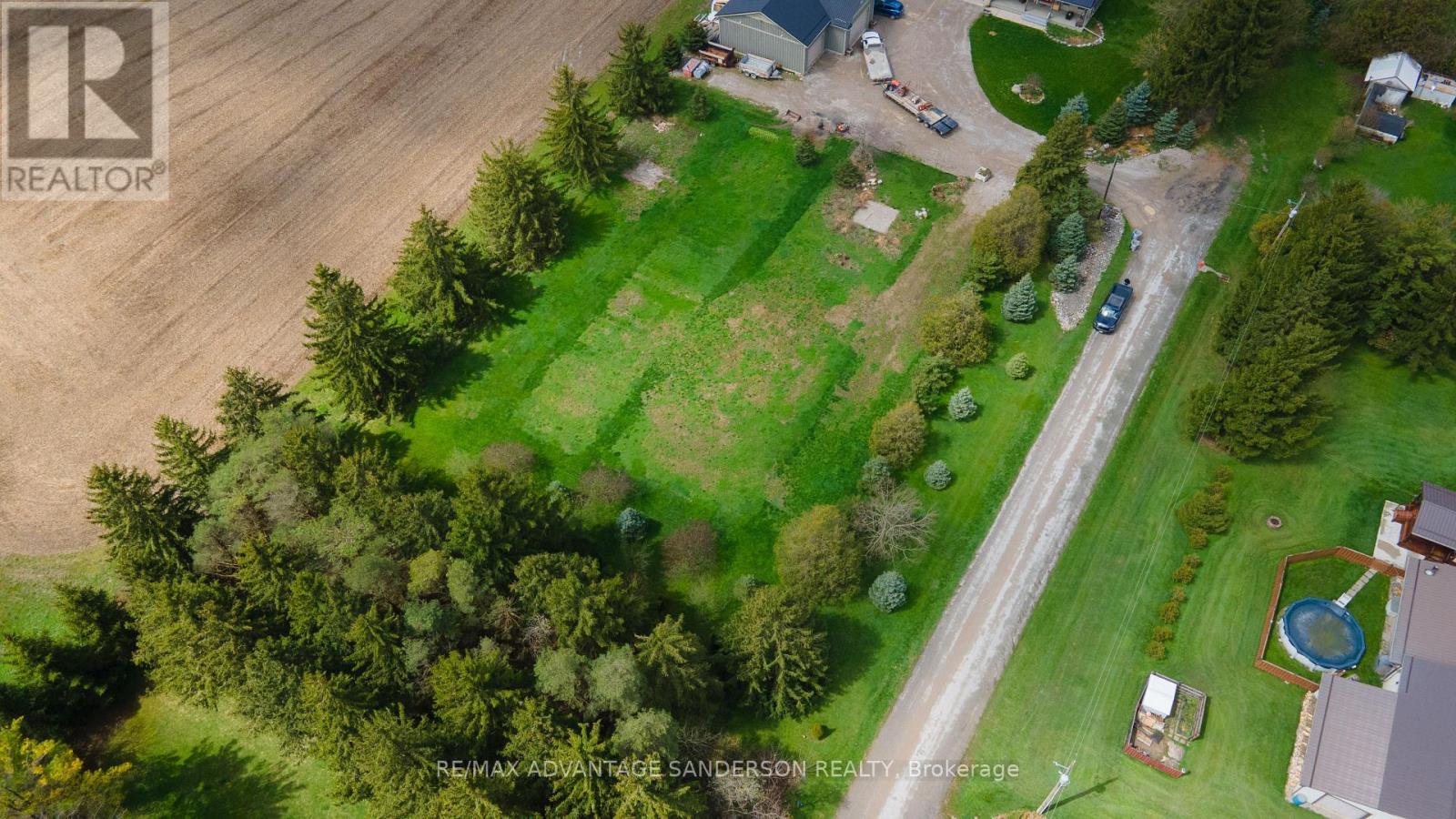 21 WEST STREET - Photo 2 of 5, North Middlesex (Carlisle), Ontario