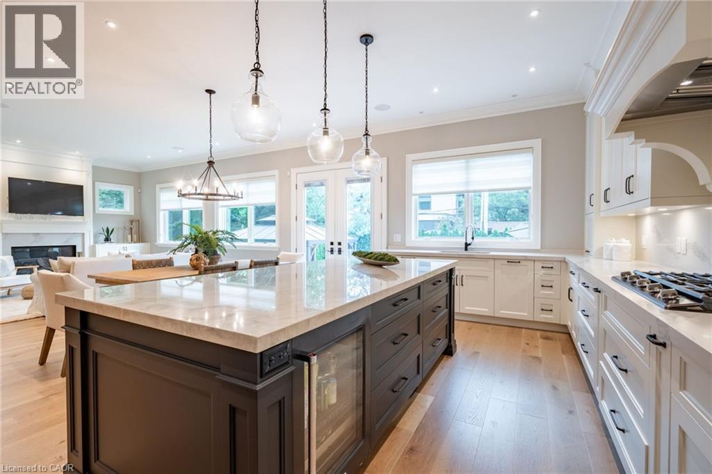 385 PINE COVE Road - Photo 4 of 25, Burlington, Ontario