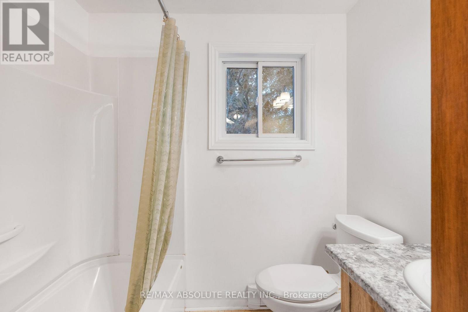 366 CHARRON STREET - 15