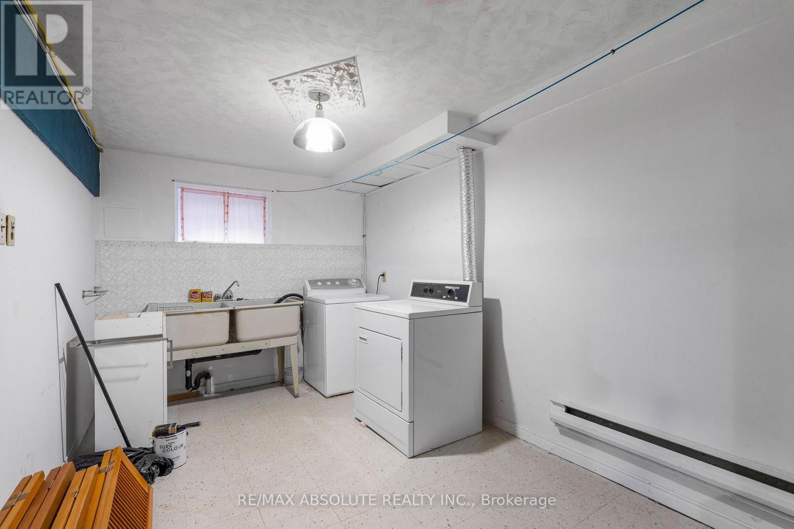 366 CHARRON STREET — photo 22