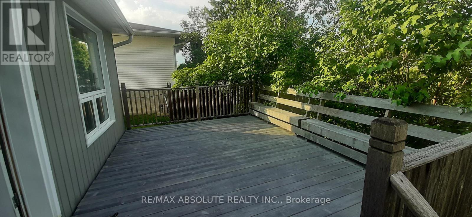 366 CHARRON STREET — photo 23