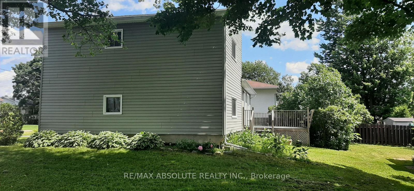 366 CHARRON STREET — photo 24