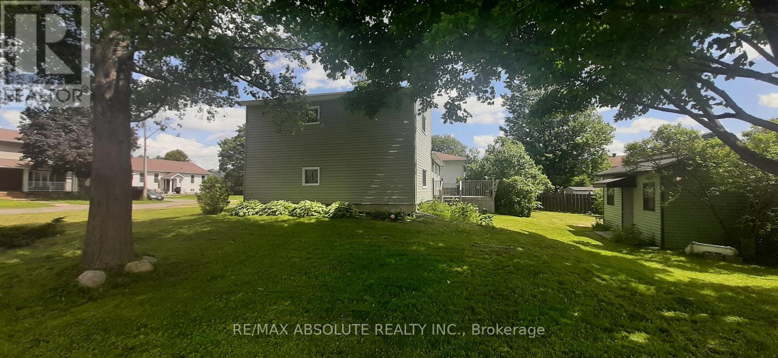 366 CHARRON STREET — photo 25