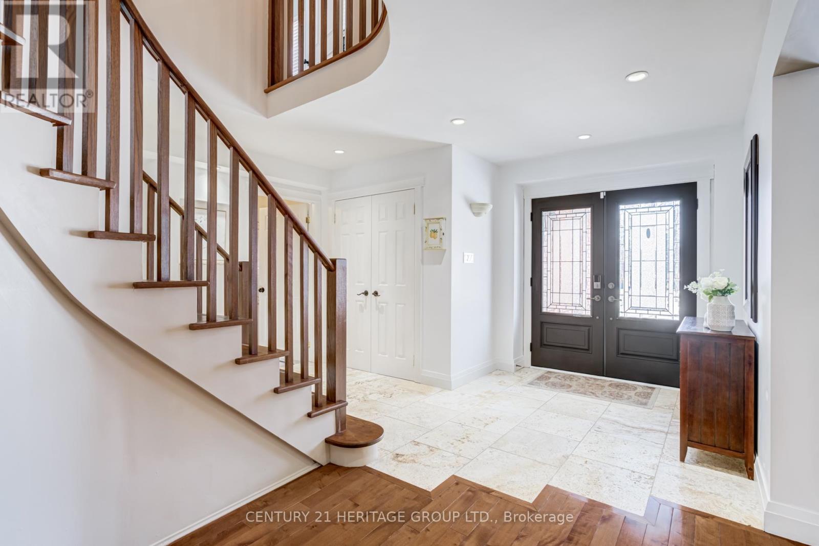 347 ALEX DONER DRIVE - Photo 2 of 44, Newmarket (Glenway Estates), Ontario