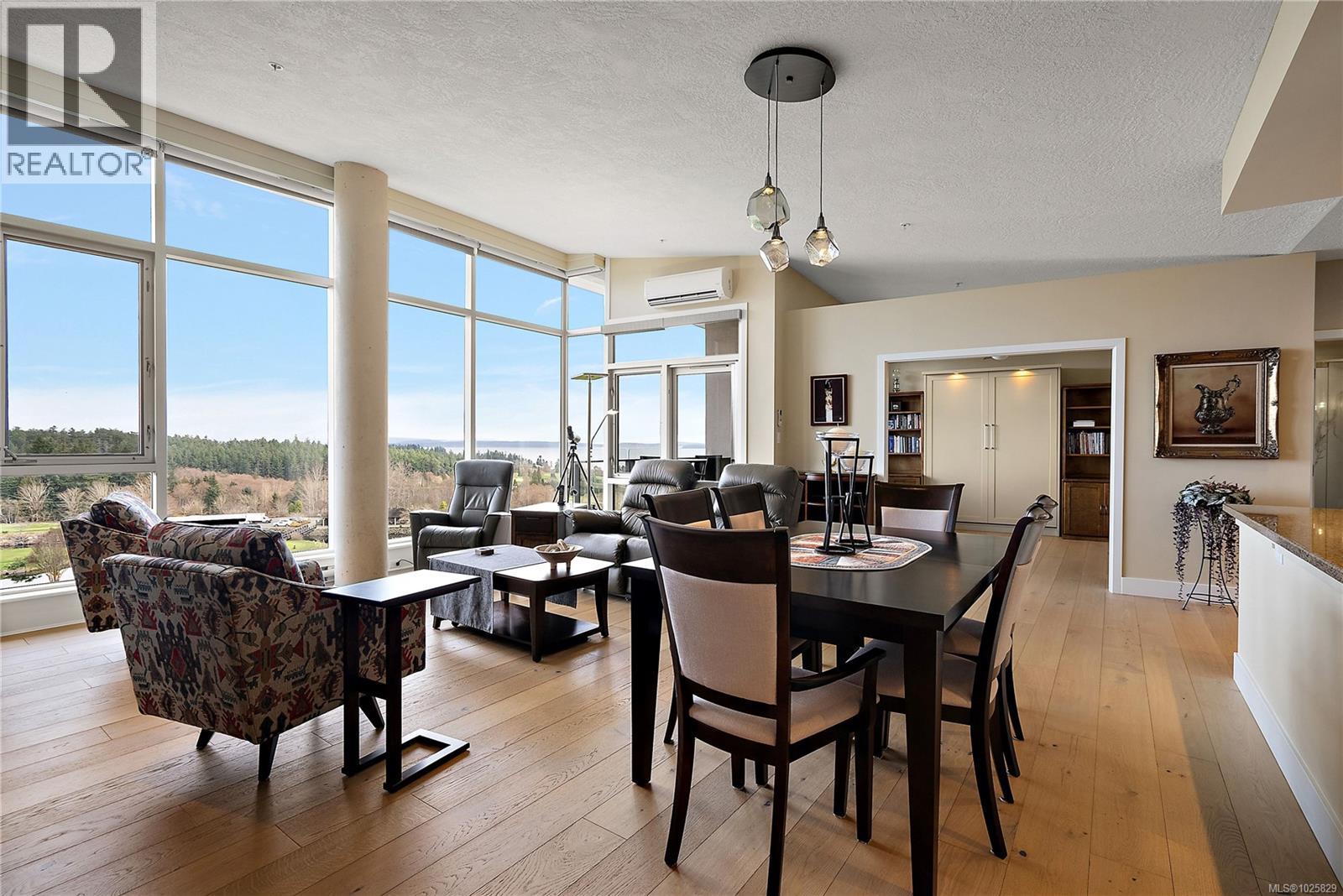 603 5332 Sayward Hill Crescent, Saanich