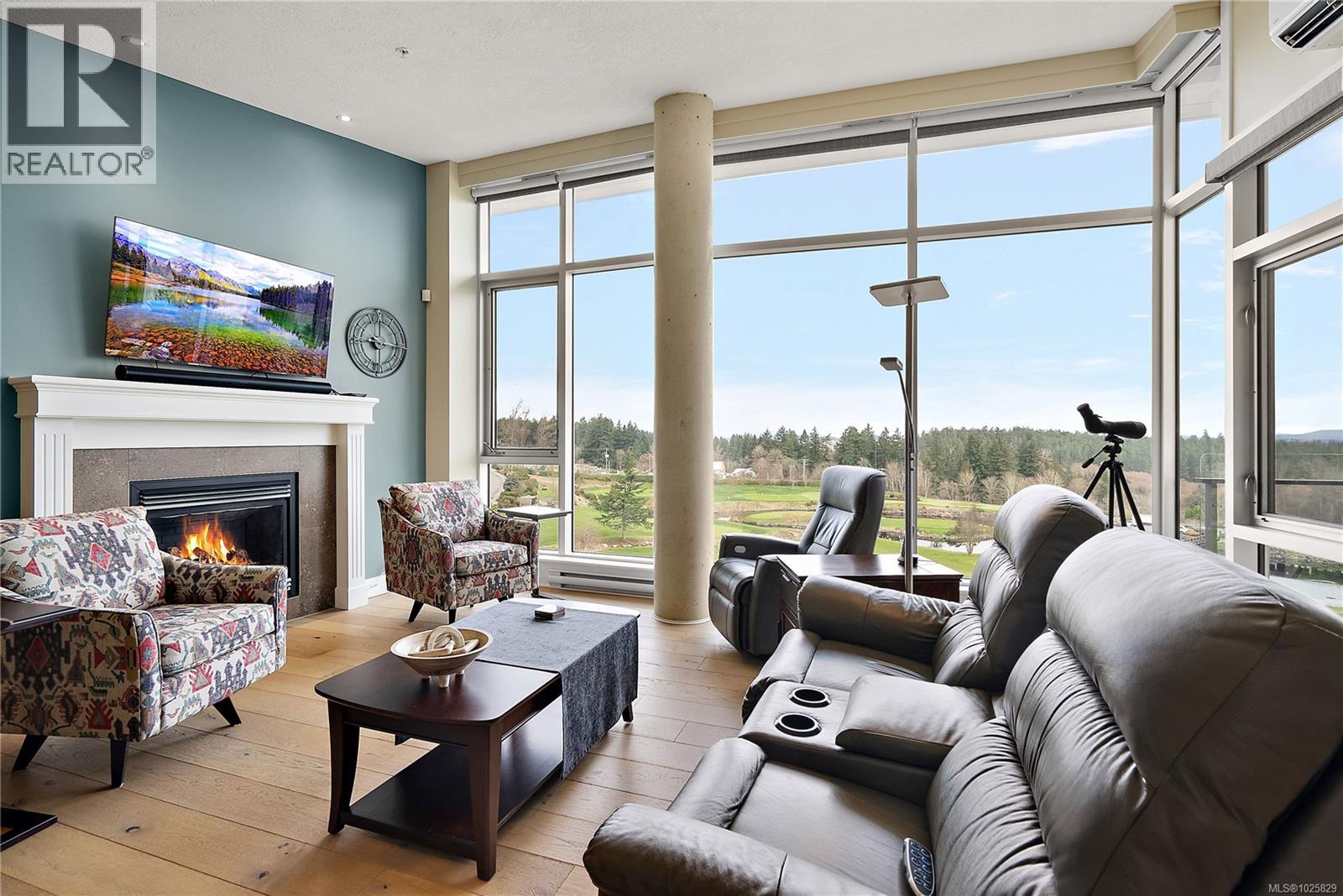 603 5332 Sayward Hill Crescent, Saanich