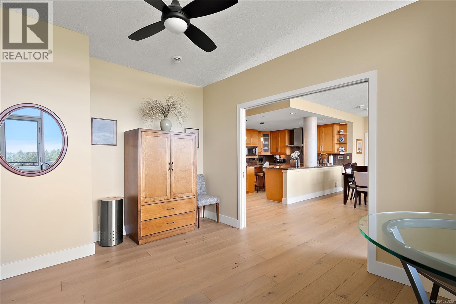 603 5332 Sayward Hill Crescent, Saanich