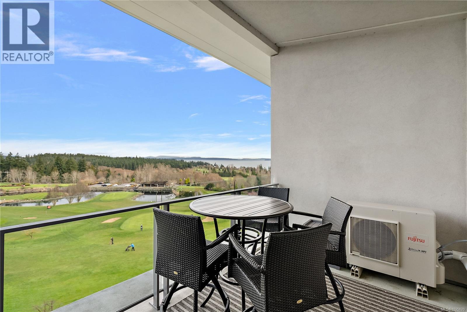 603 5332 Sayward Hill Crescent, Saanich