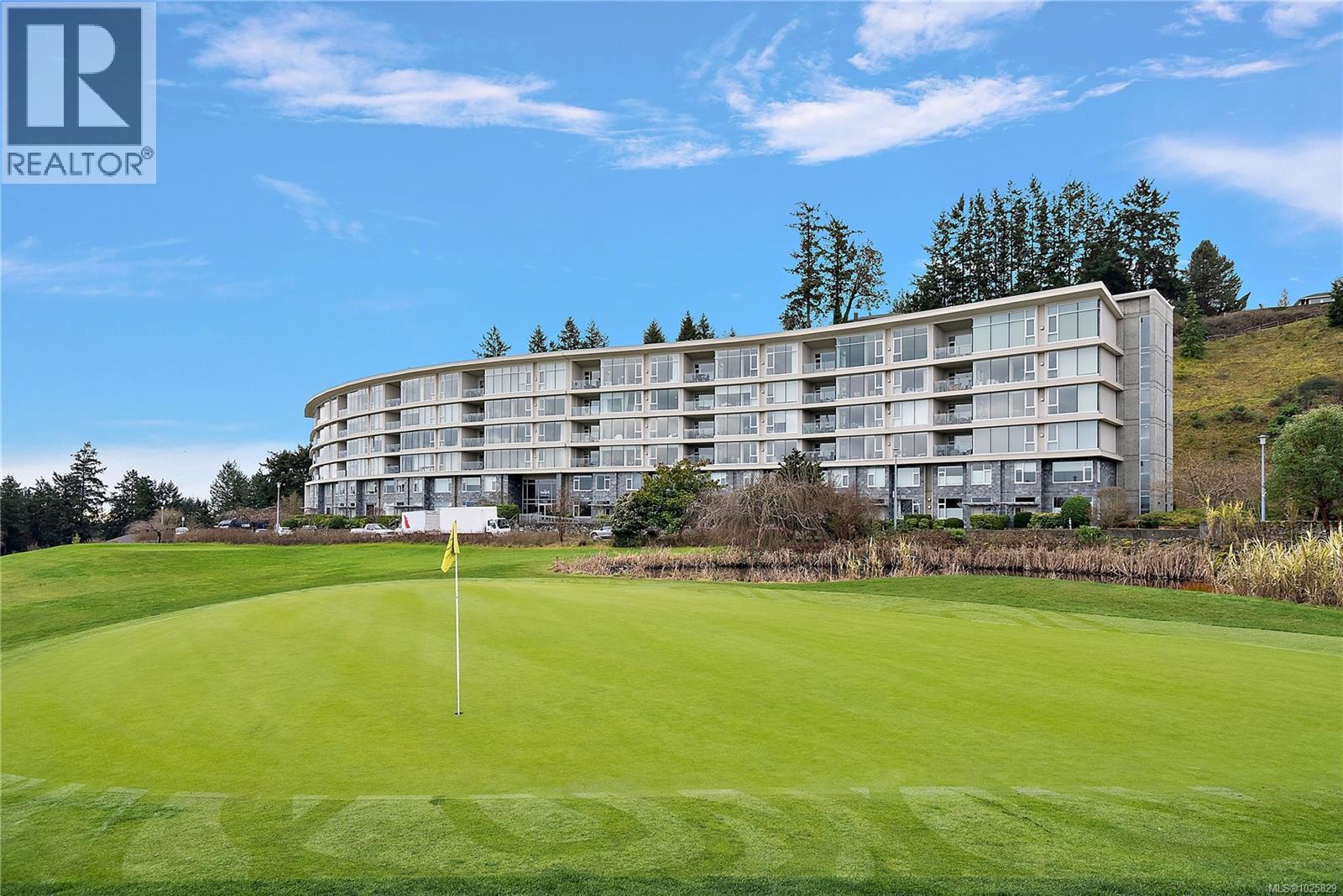 603 5332 Sayward Hill Crescent, Saanich