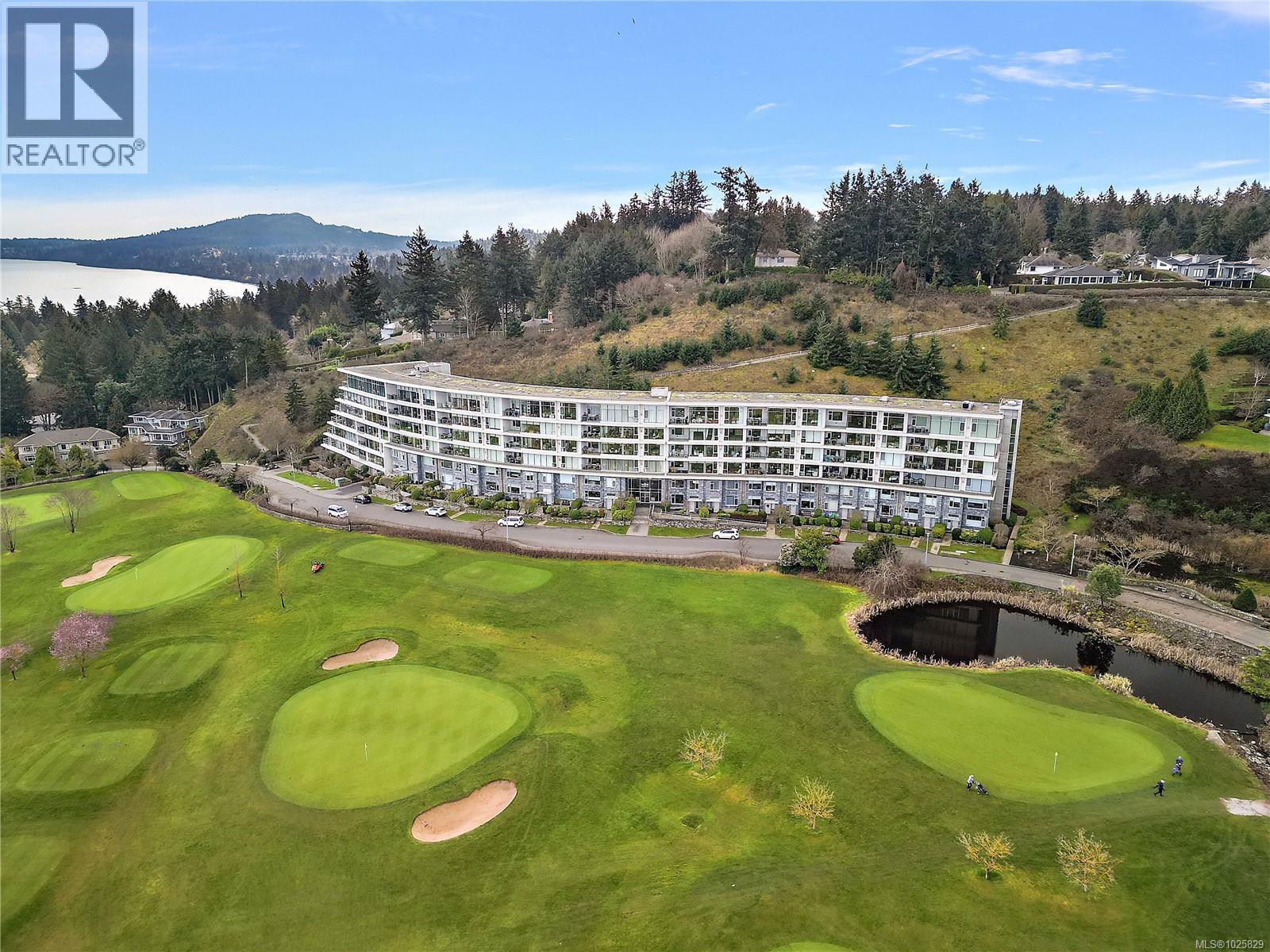 603 5332 Sayward Hill Crescent, Saanich