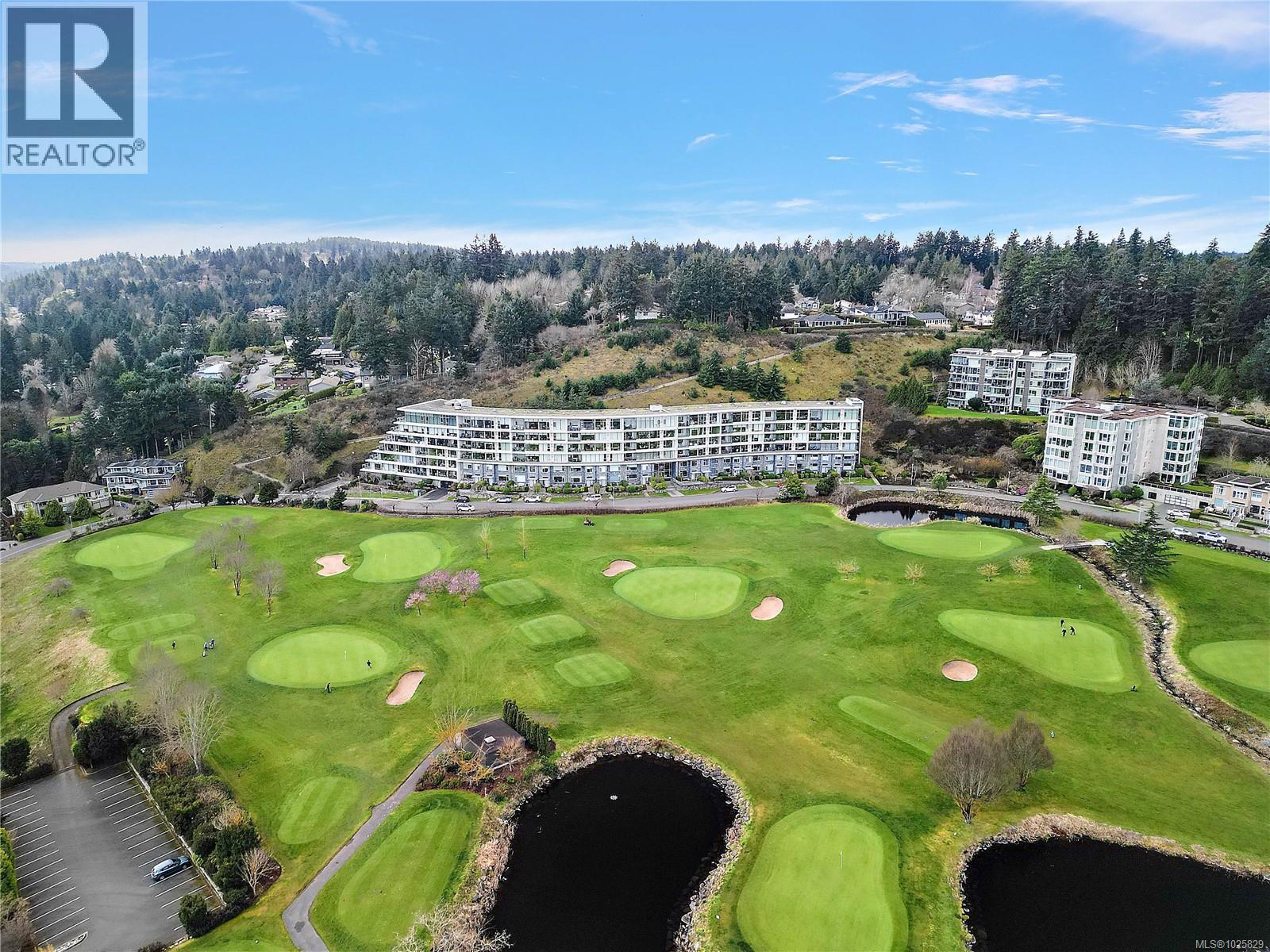 603 5332 Sayward Hill Crescent, Saanich