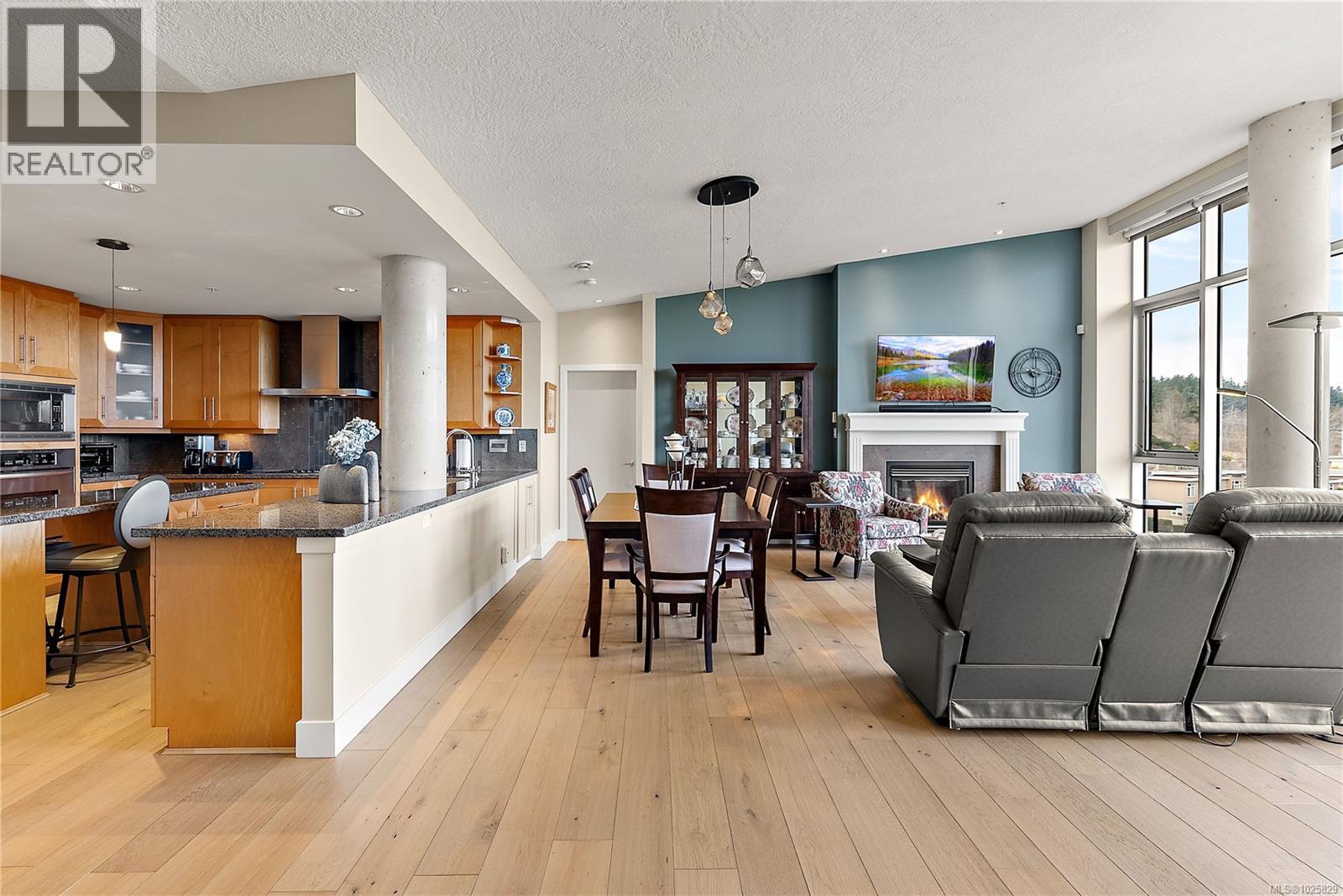 603 5332 Sayward Hill Crescent, Saanich