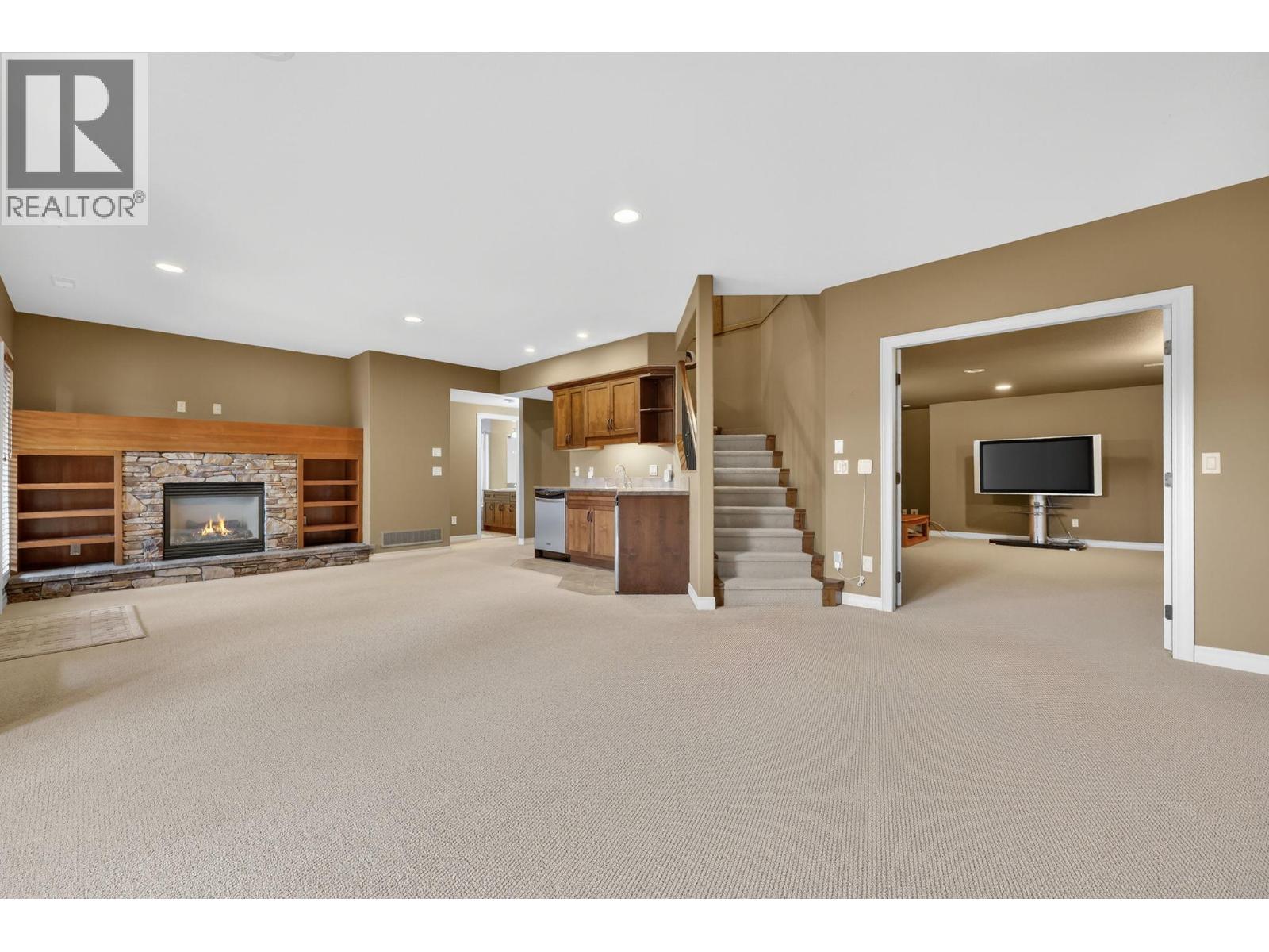 1910 Capistrano Drive Unit# 111, Kelowna