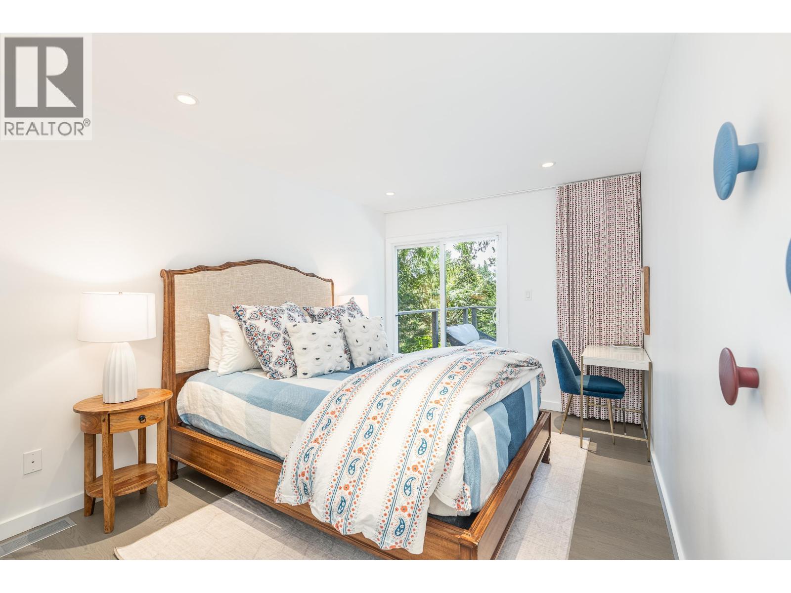 1197 TALL TREE LANE, North Vancouver