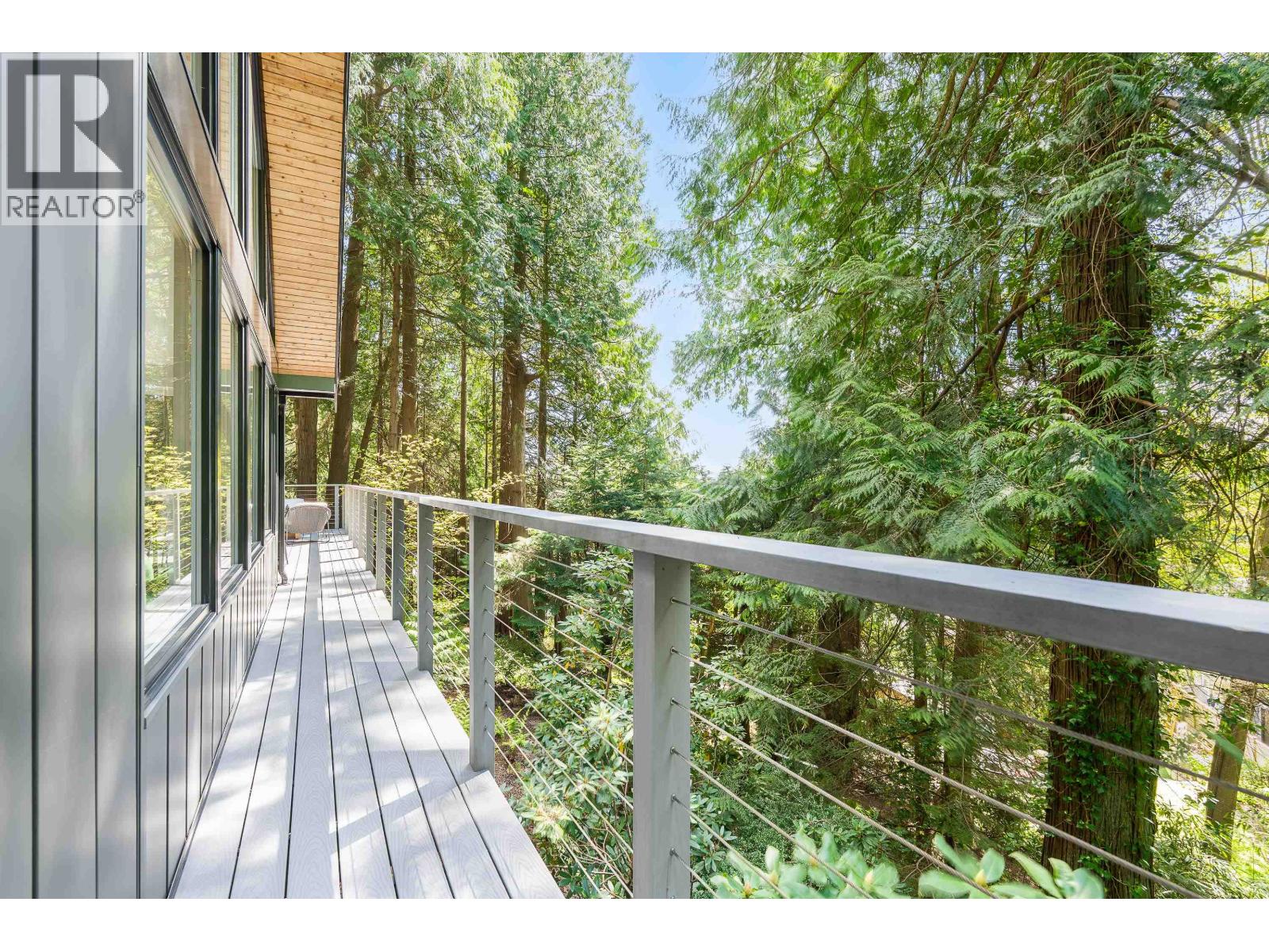 1197 TALL TREE LANE, North Vancouver