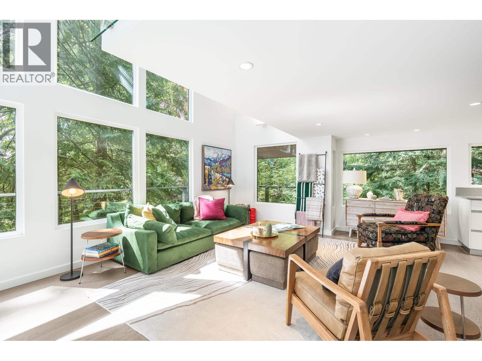 1197 TALL TREE LANE, North Vancouver