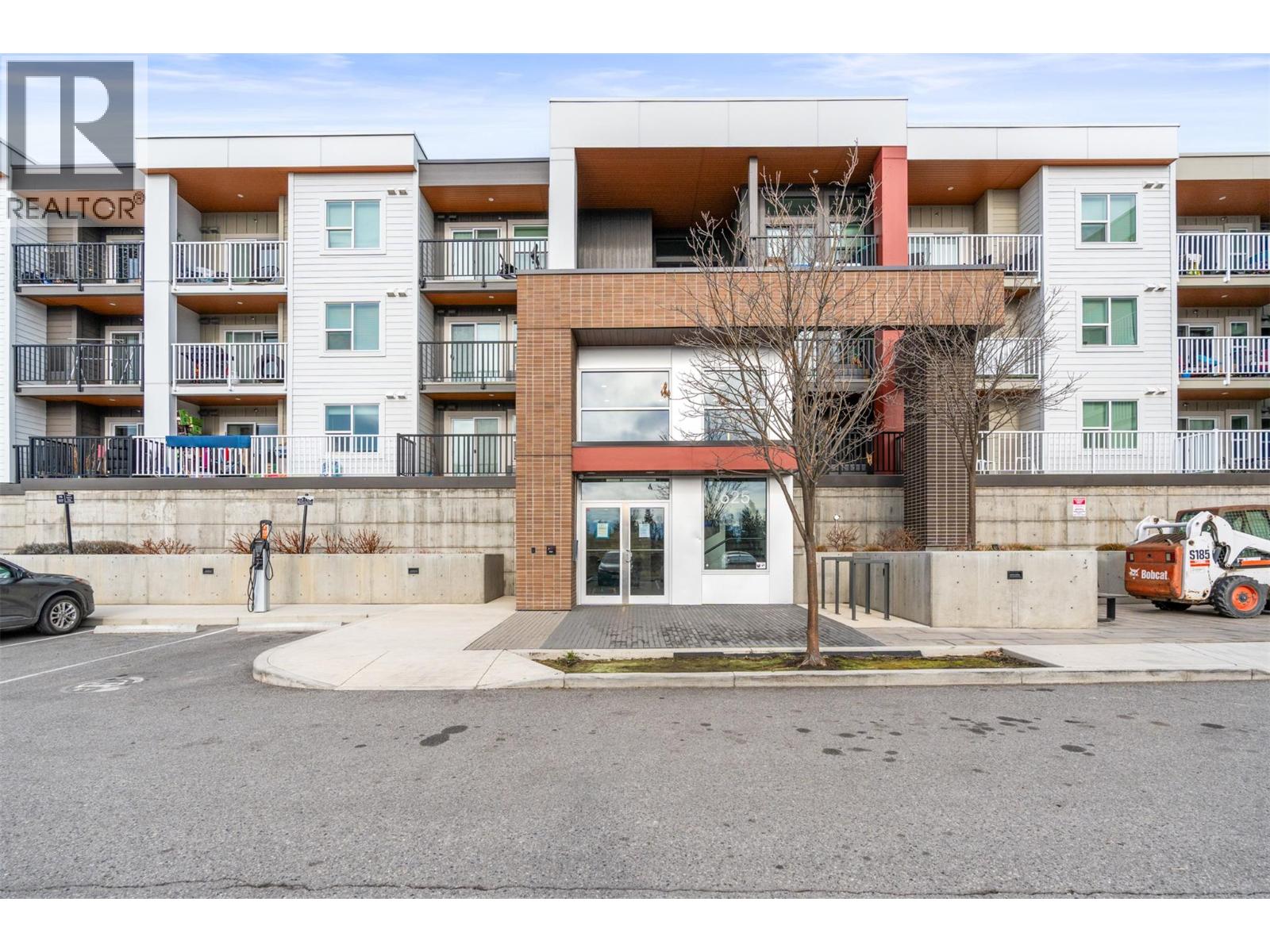 #PH25 625 Academy Way - 29