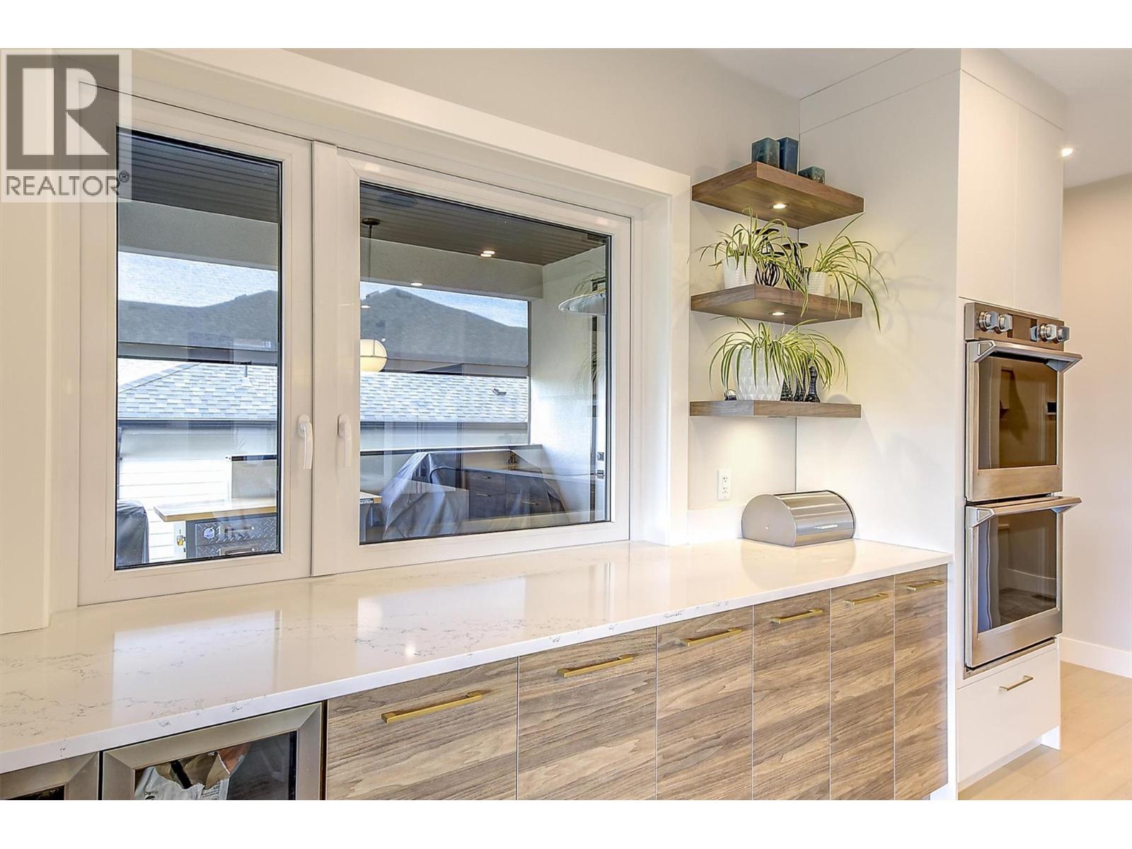  5442 Upper Mission Drive, Kelowna