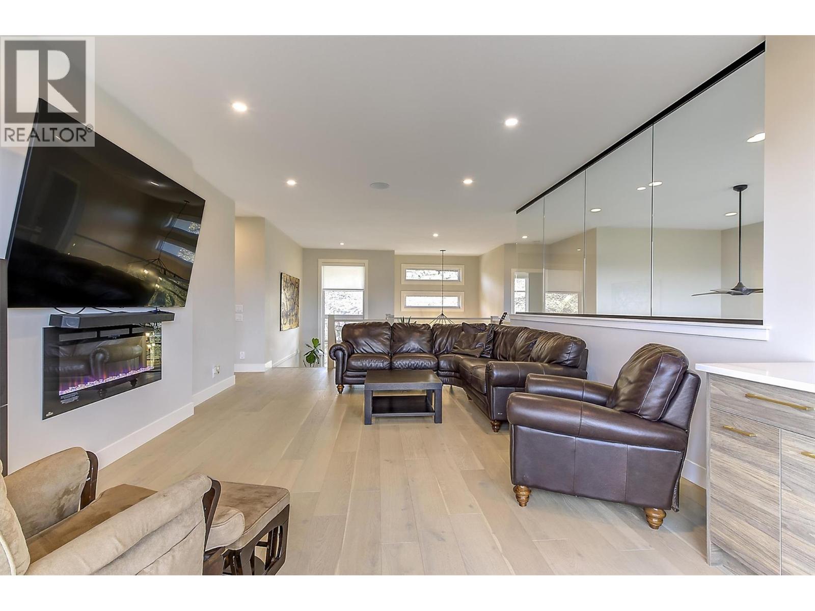  5442 Upper Mission Drive, Kelowna