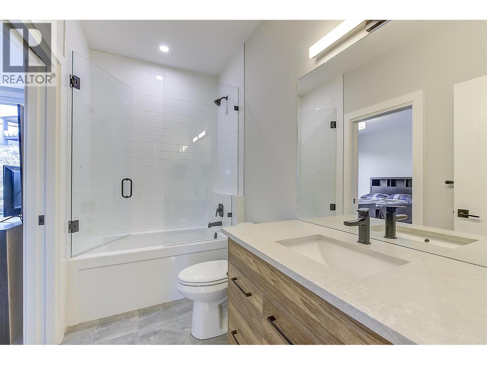  5442 Upper Mission Drive, Kelowna