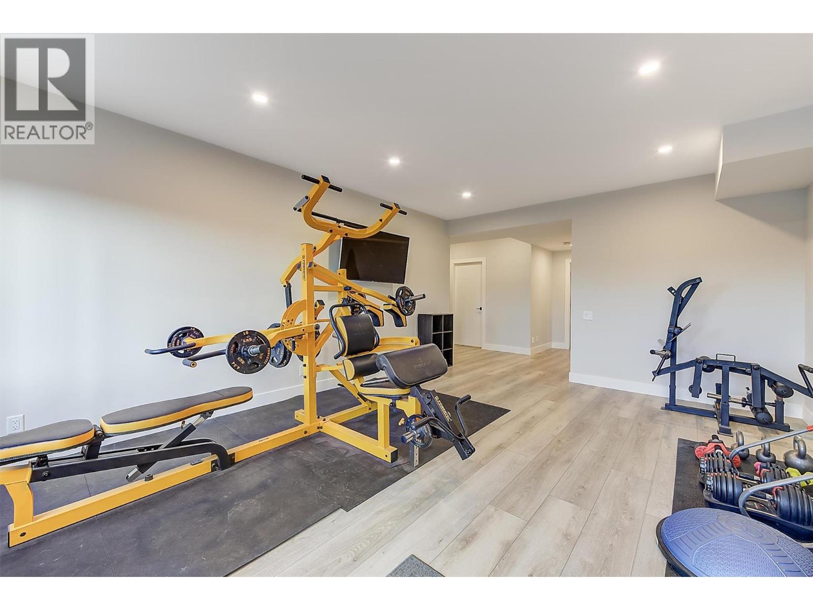  5442 Upper Mission Drive, Kelowna