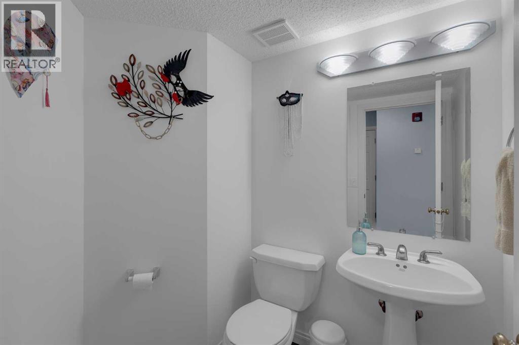 #103 923 15 AVENUE SW - 18