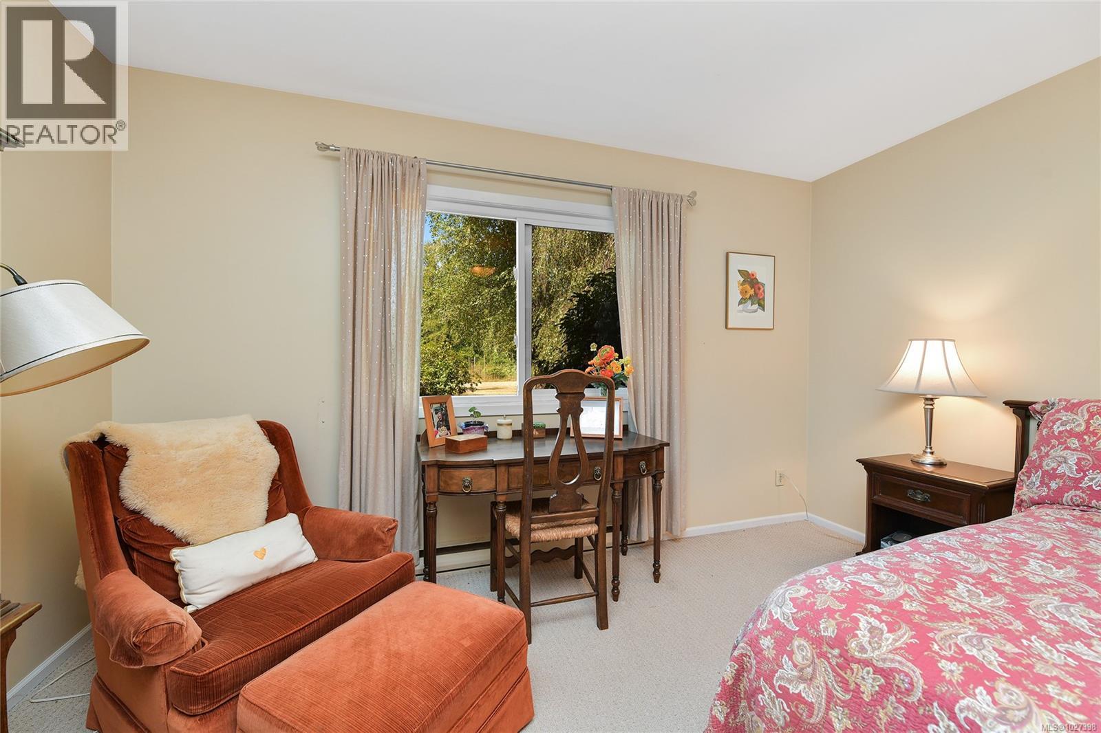 1695 Cultra Ave, Central Saanich