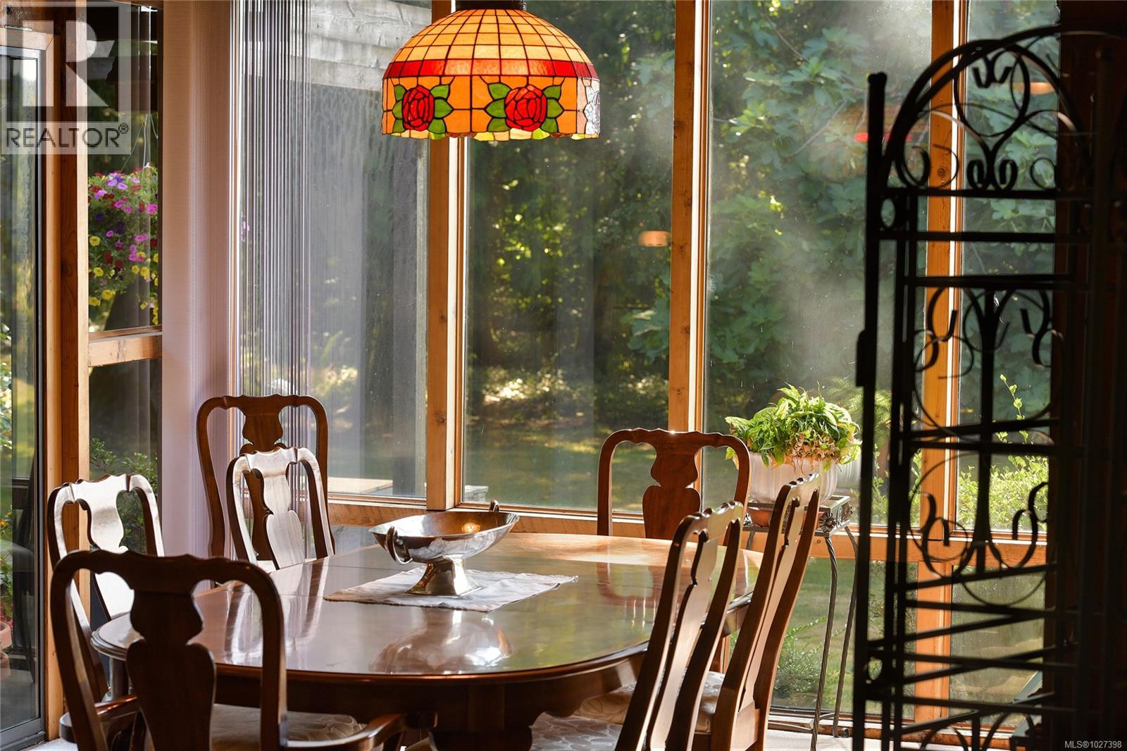 1695 Cultra Ave, Central Saanich