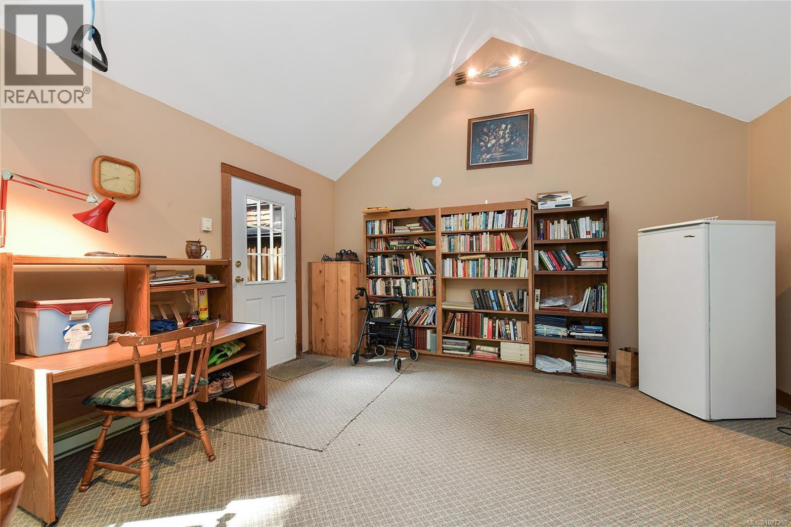 1695 Cultra Ave, Central Saanich