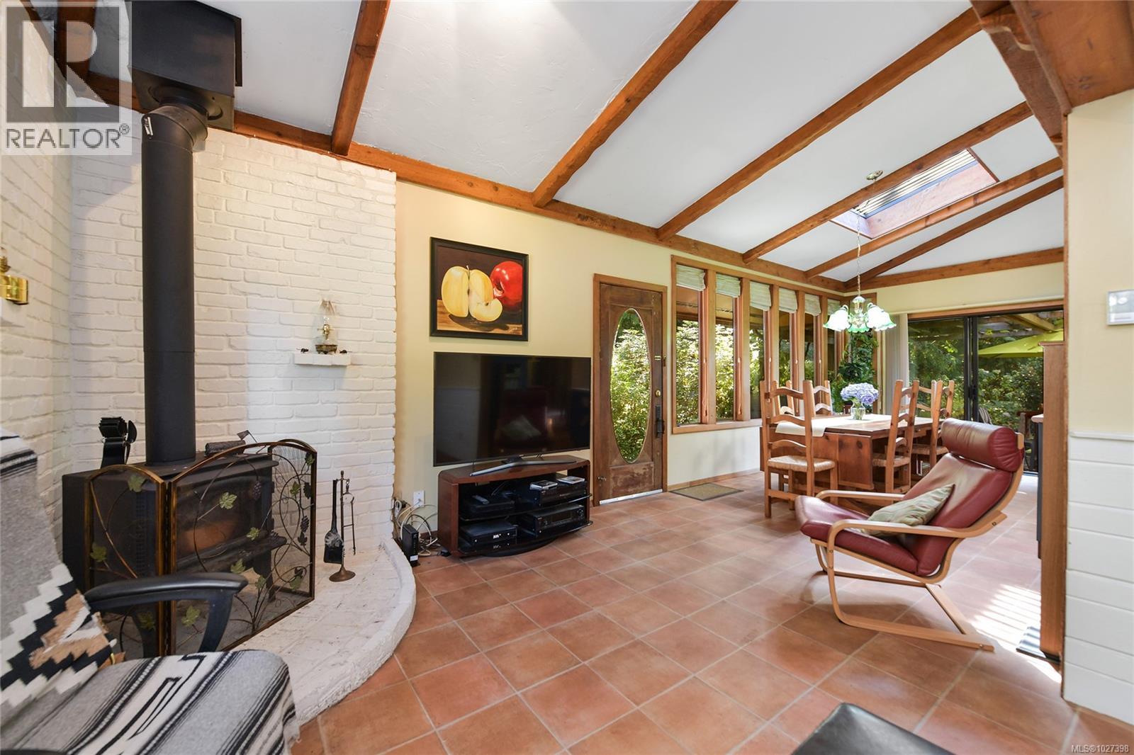 1695 Cultra Ave, Central Saanich