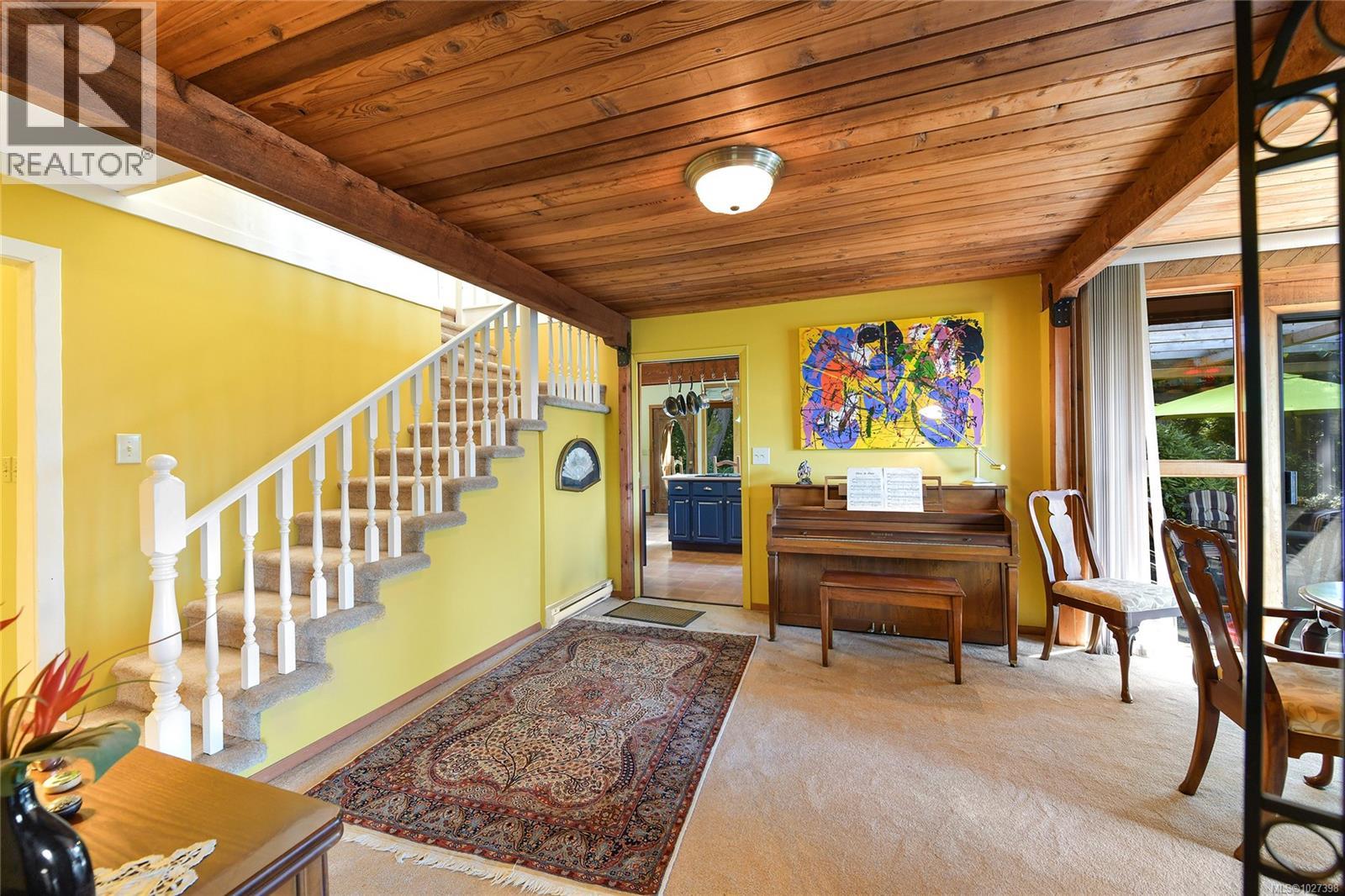 1695 Cultra Ave, Central Saanich