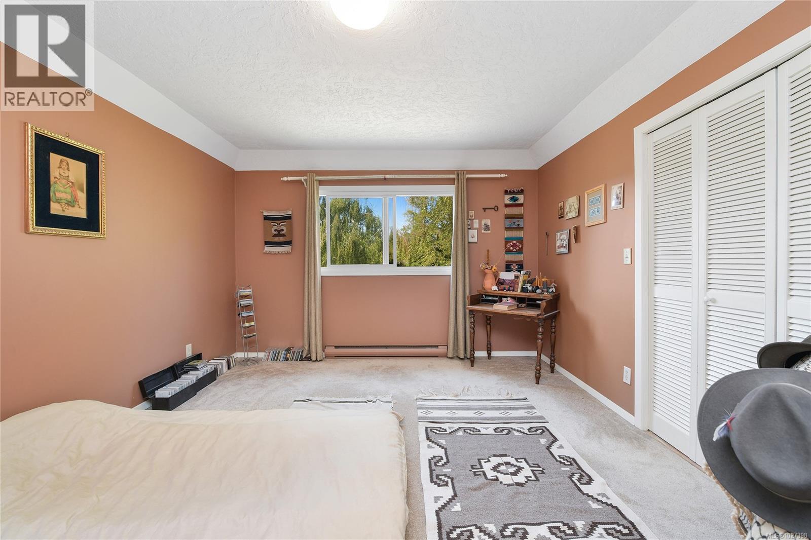 1695 Cultra Ave, Central Saanich