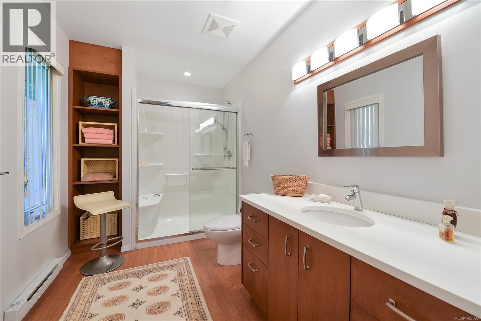 1695 Cultra Ave, Central Saanich