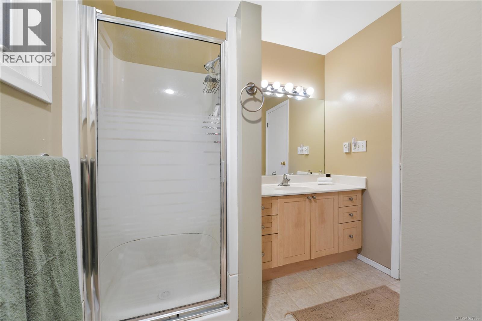 1695 Cultra Ave, Central Saanich