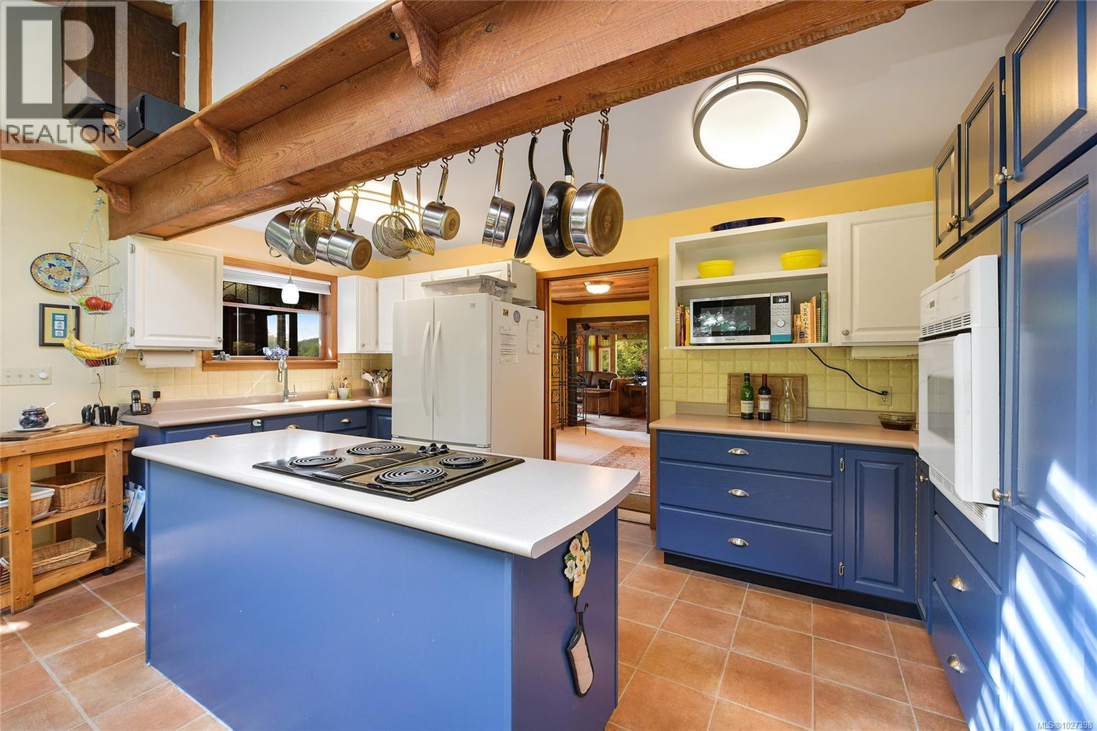 1695 Cultra Ave, Central Saanich