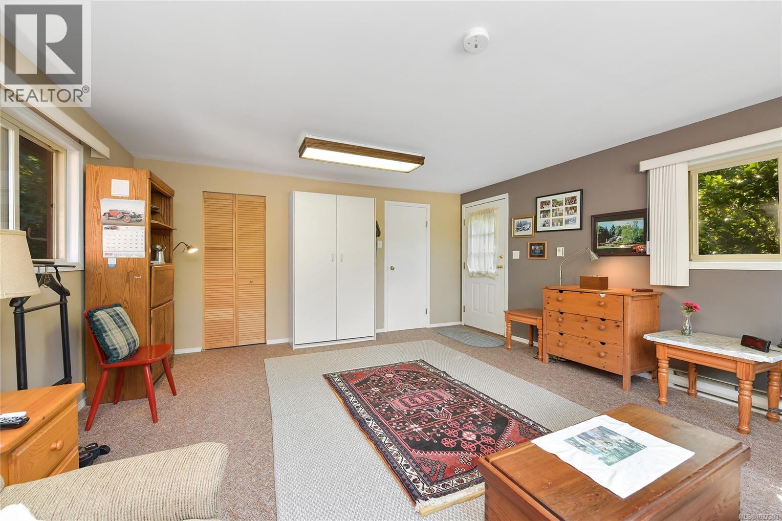 1695 Cultra Ave, Central Saanich