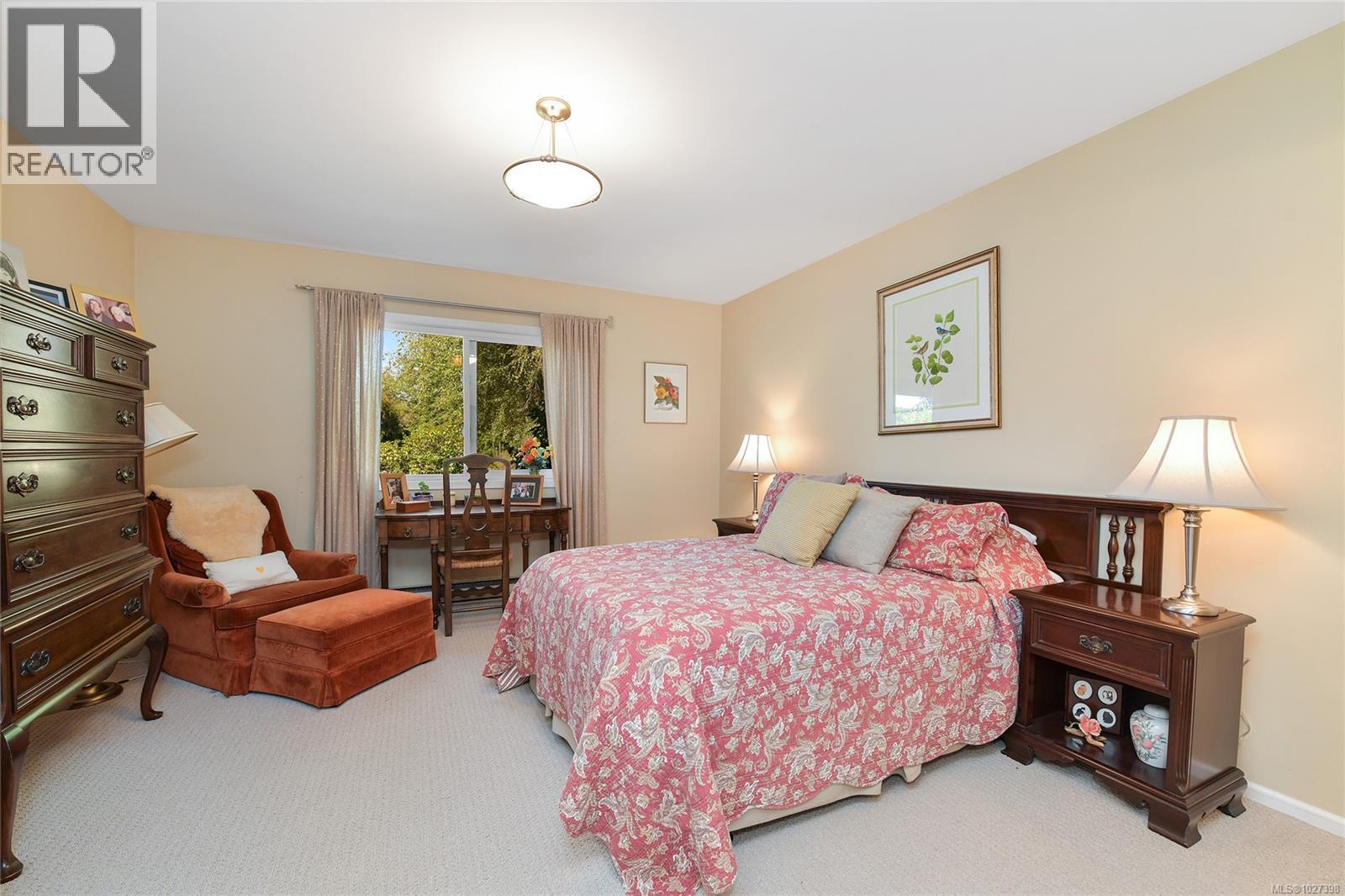 1695 Cultra Ave, Central Saanich