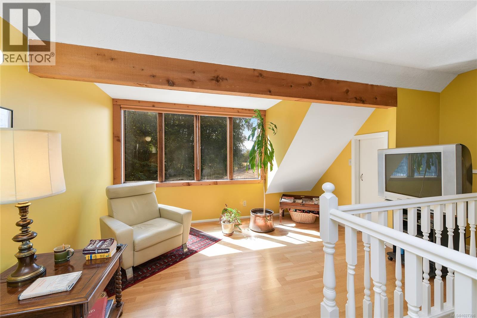 1695 Cultra Ave, Central Saanich