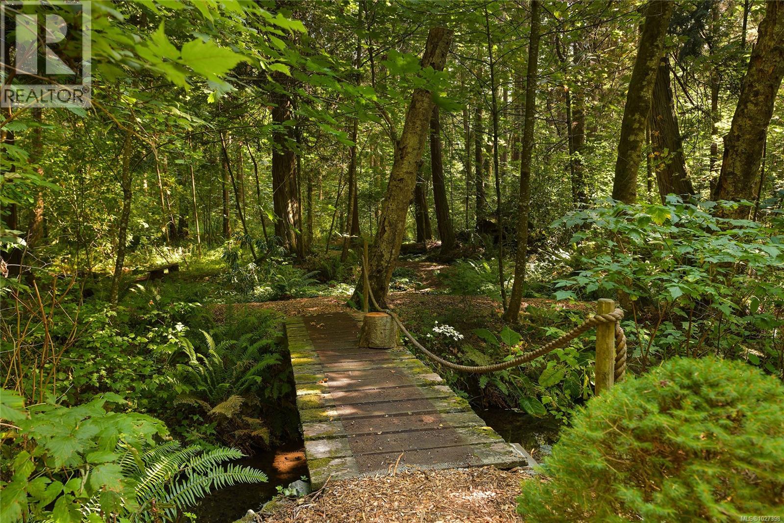 1695 Cultra Ave, Central Saanich