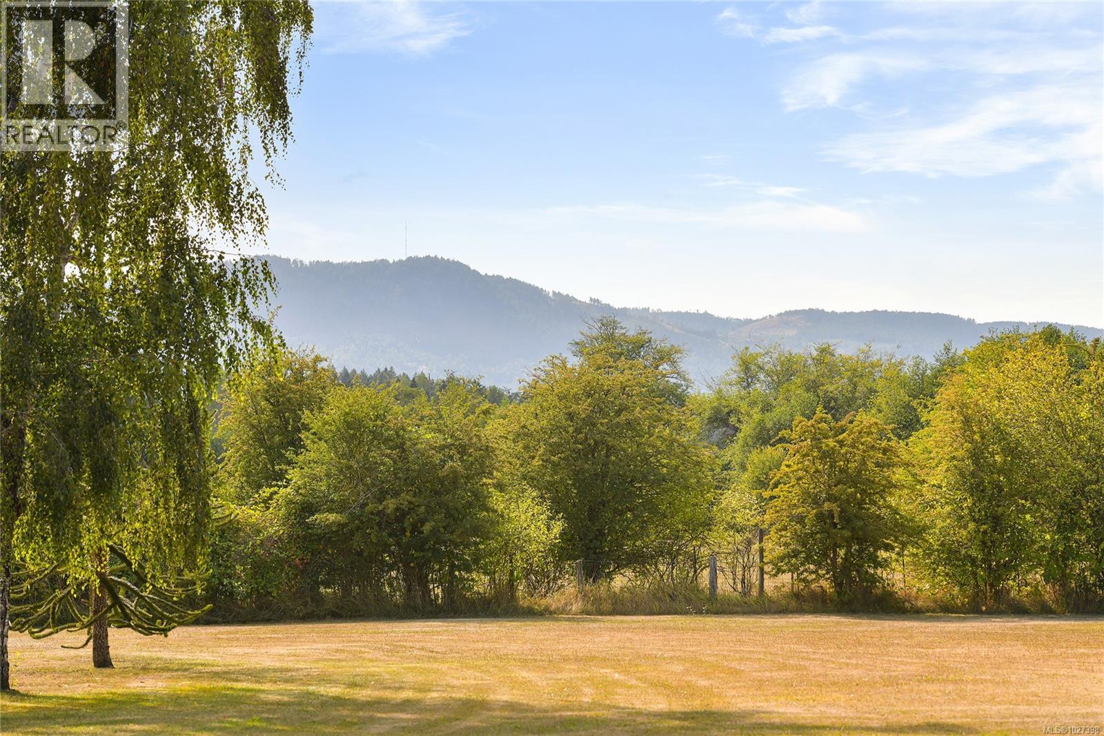 1695 Cultra Ave, Central Saanich