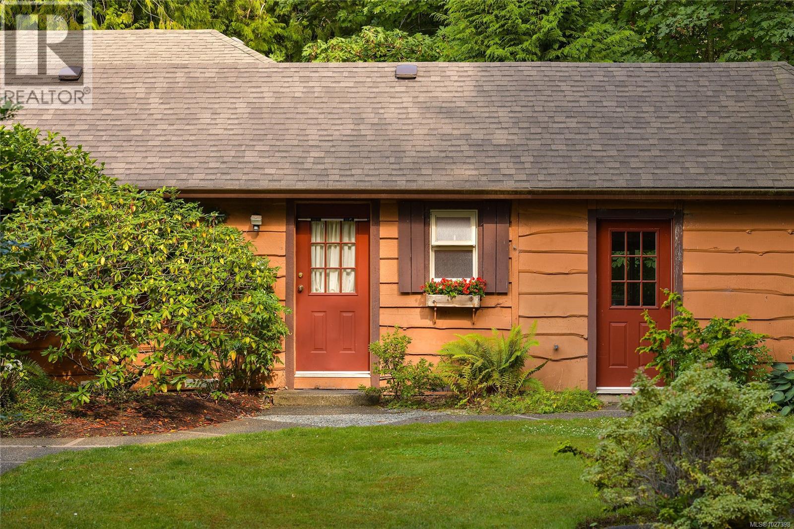 1695 Cultra Ave, Central Saanich