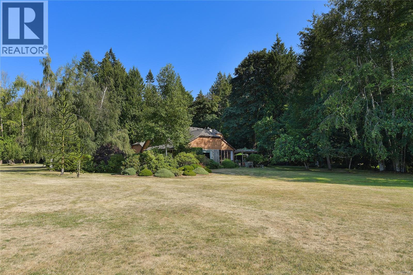 1695 Cultra Ave, Central Saanich