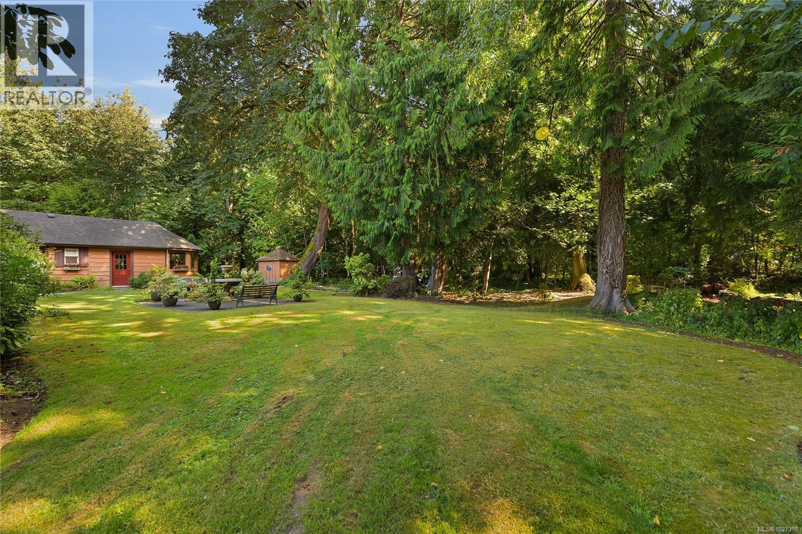 1695 Cultra Ave, Central Saanich